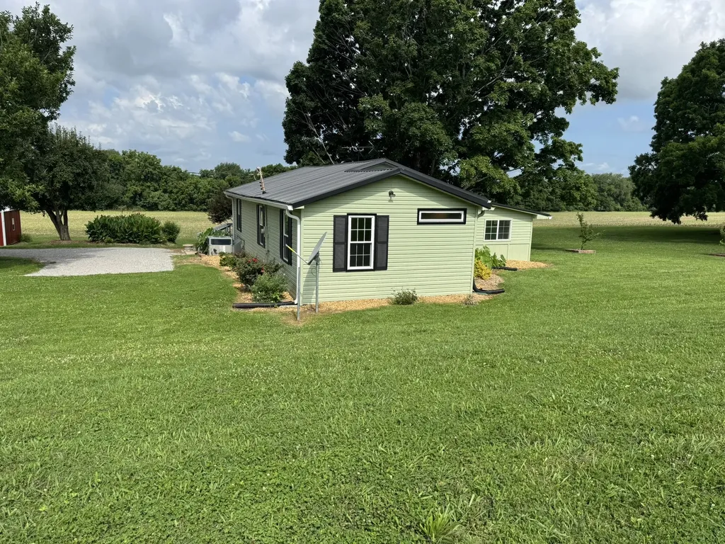 840 Crawford Lane Belvidere TN 37306