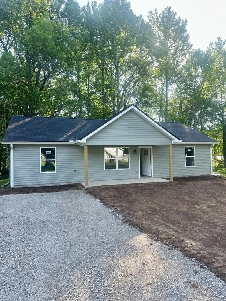 218 E Peter Avenue Monterey TN 38574
