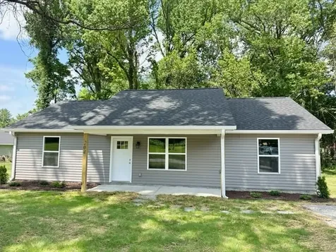 204 E Peter Avenue Monterey TN 38574