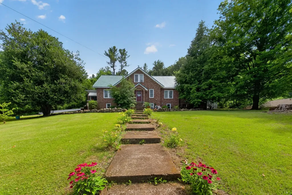 212 Main St, E Waverly TN 37185