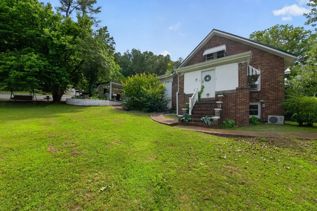 212 Main St, E Waverly TN 37185