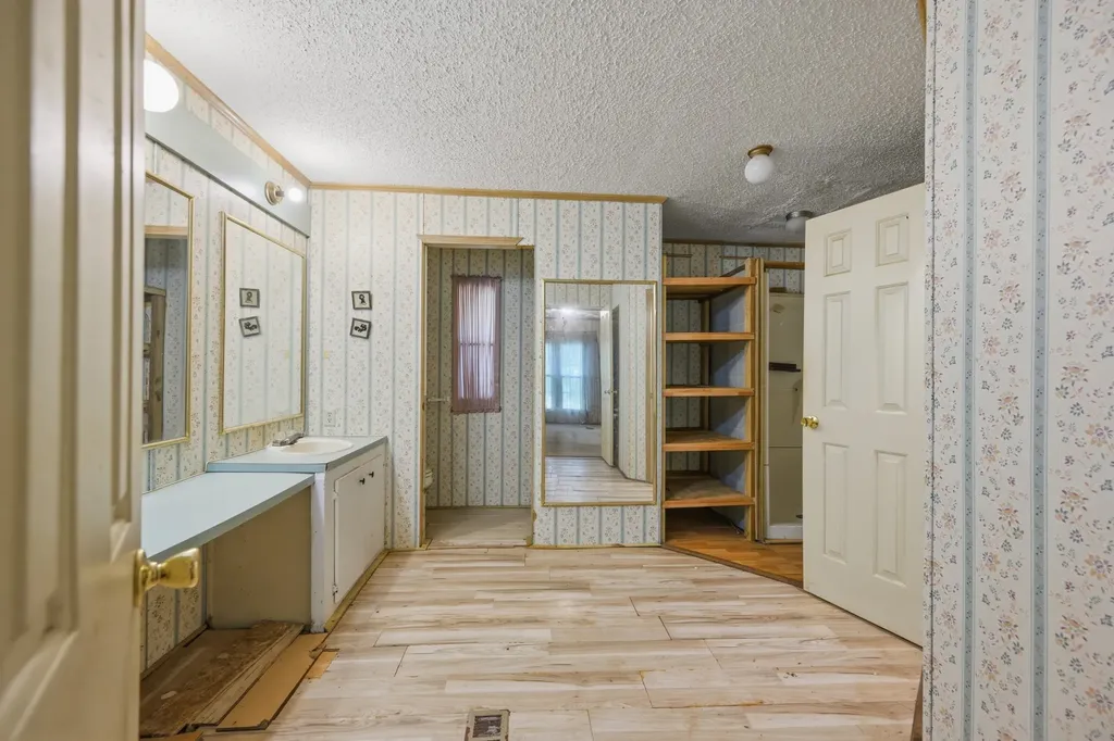 14318 Highway 438, W Linden TN 37096