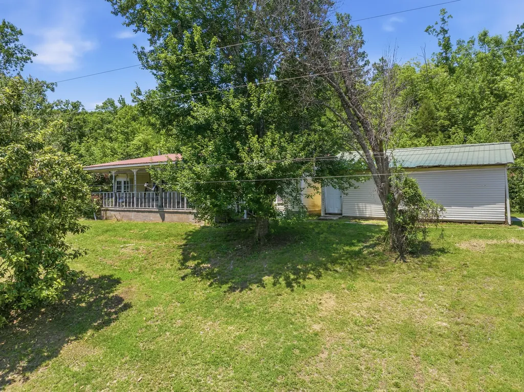 14318 Highway 438, W Linden TN 37096