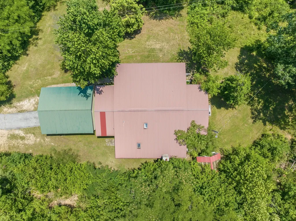 14318 Highway 438, W Linden TN 37096