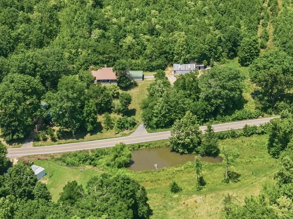 14318 Highway 438, W Linden TN 37096