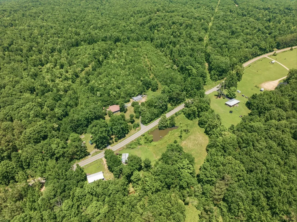 14318 Highway 438, W Linden TN 37096