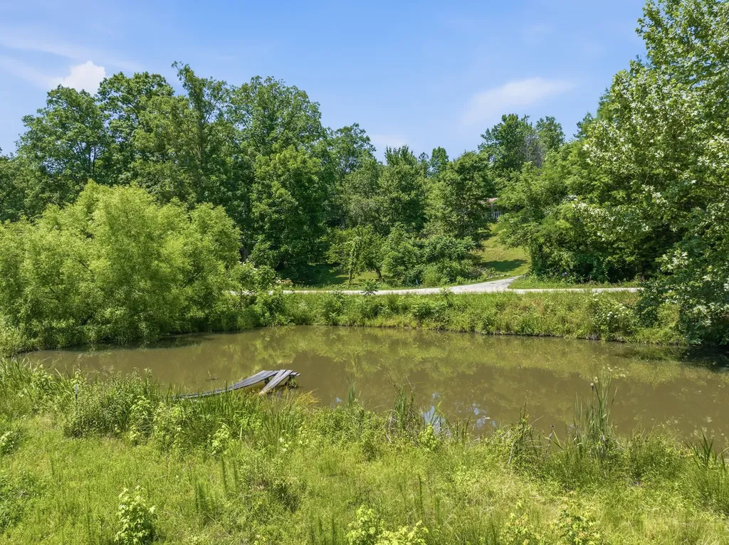 14318 Highway 438, W Linden TN 37096