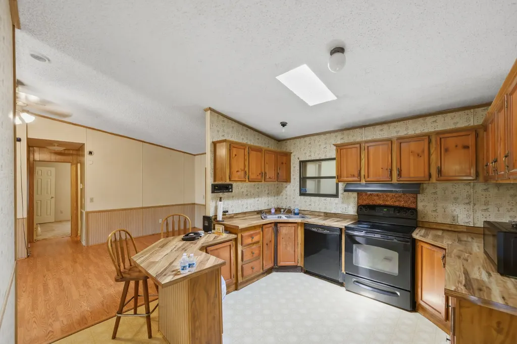 14318 Highway 438, W Linden TN 37096