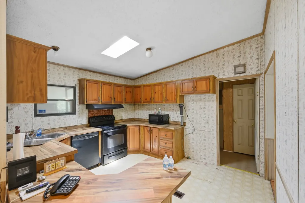 14318 Highway 438, W Linden TN 37096