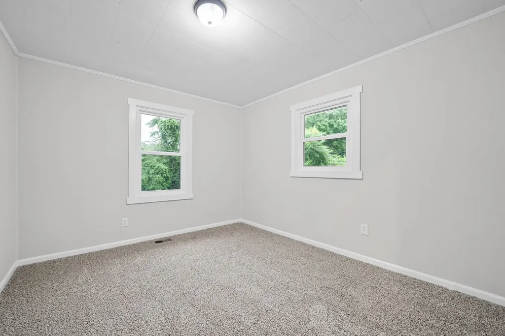 216 Mcintosh Avenue Cumberland City TN 37050