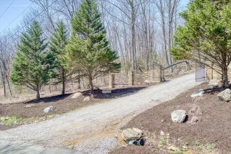 74 Black Cat Trail Rockwood TN 37854