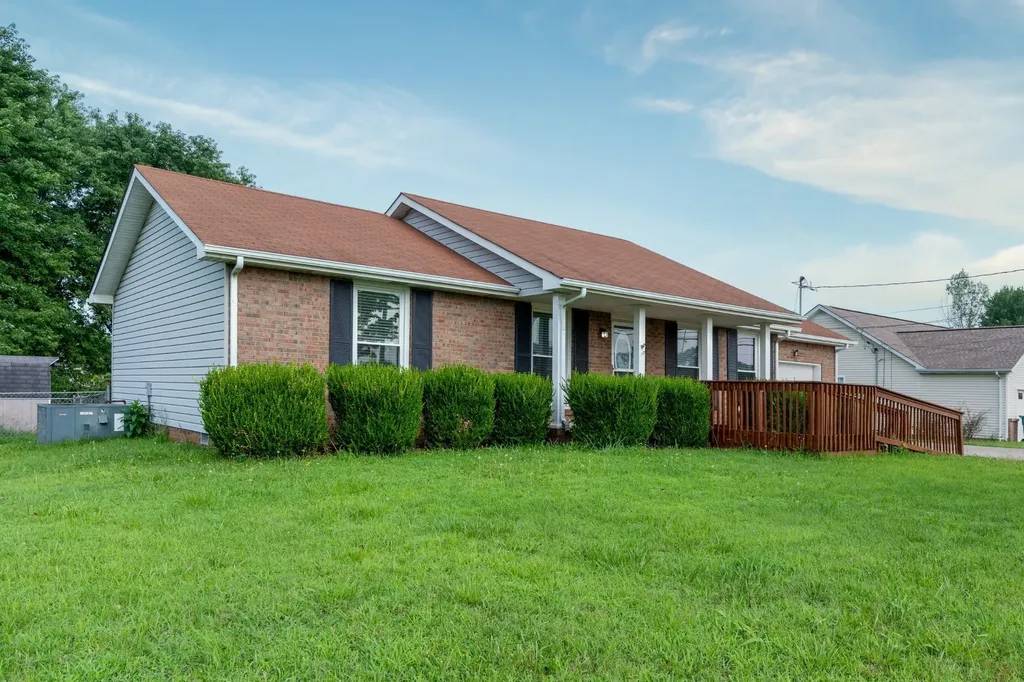 3704 Trenton Road Clarksville TN 37040