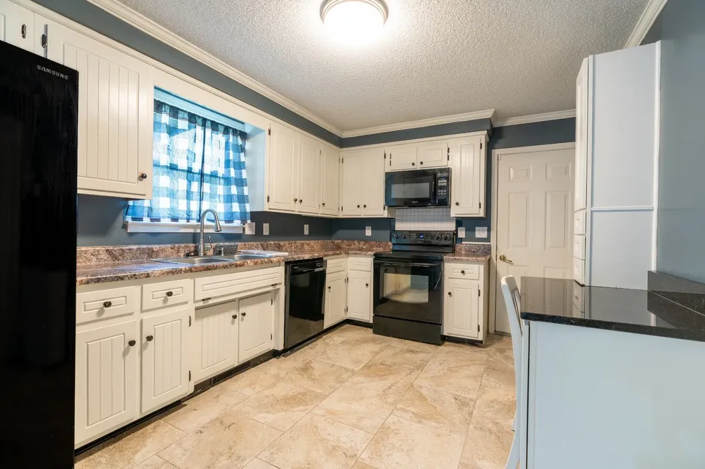 3704 Trenton Road Clarksville TN 37040