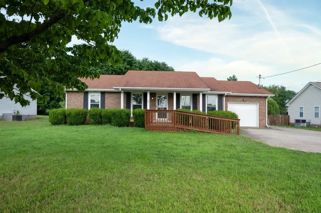 3704 Trenton Road Clarksville TN 37040