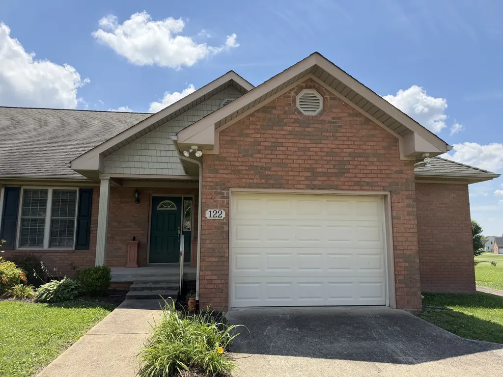 122 Deerfield Lane Lafayette TN 37083