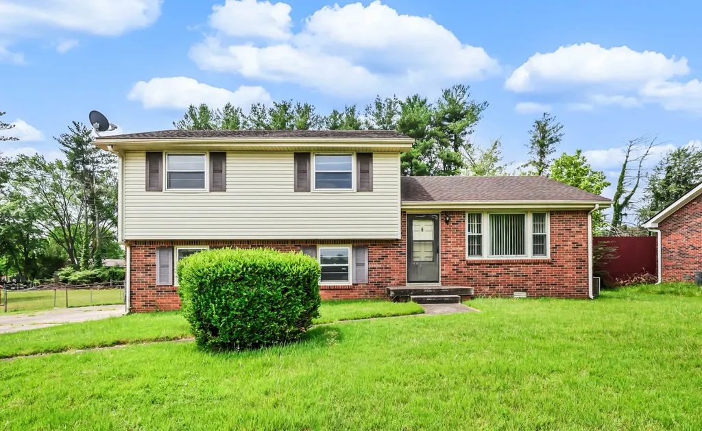 309 Dale Terrace Clarksville TN 37042