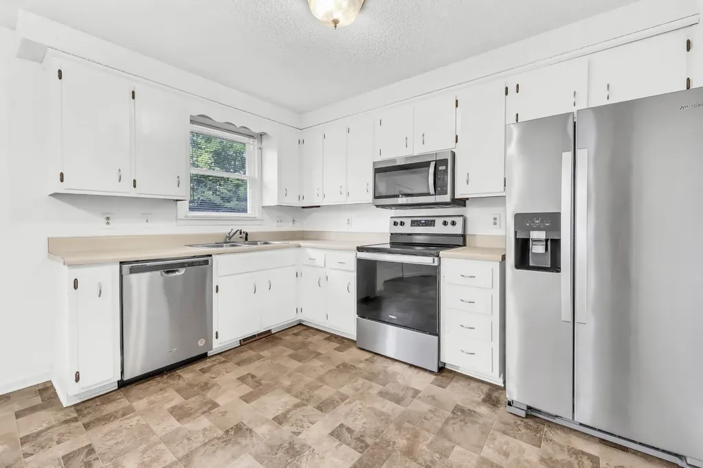 309 Dale Terrace Clarksville TN 37042