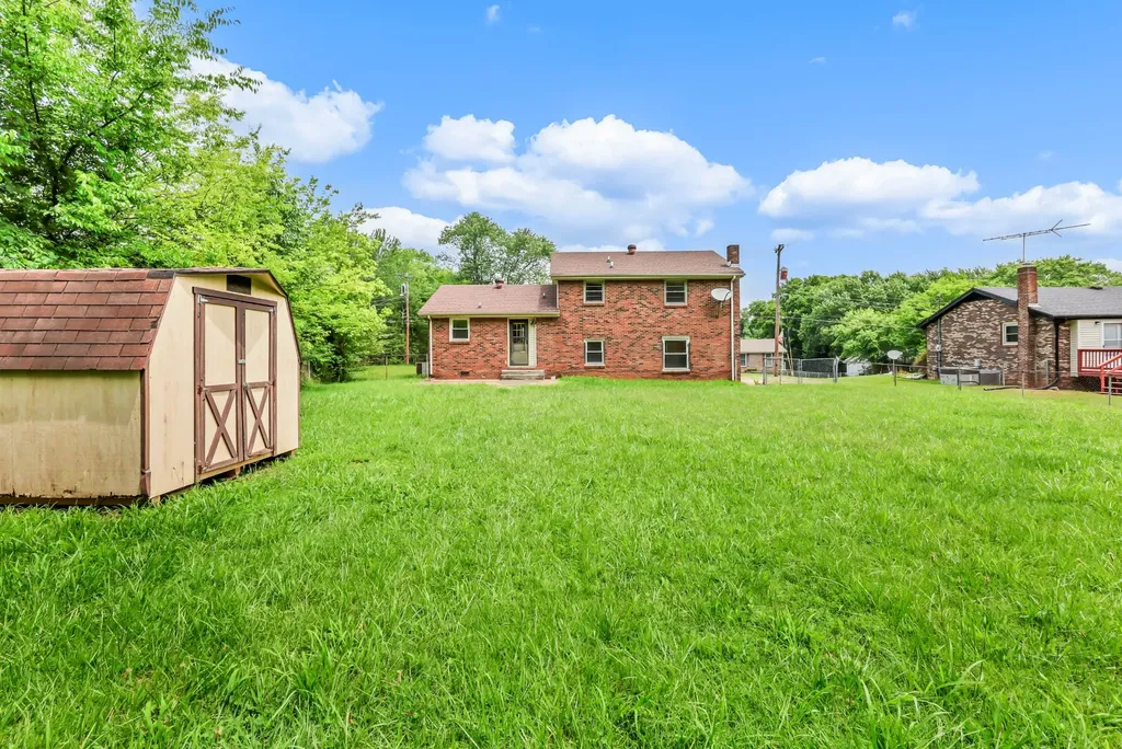 309 Dale Terrace Clarksville TN 37042