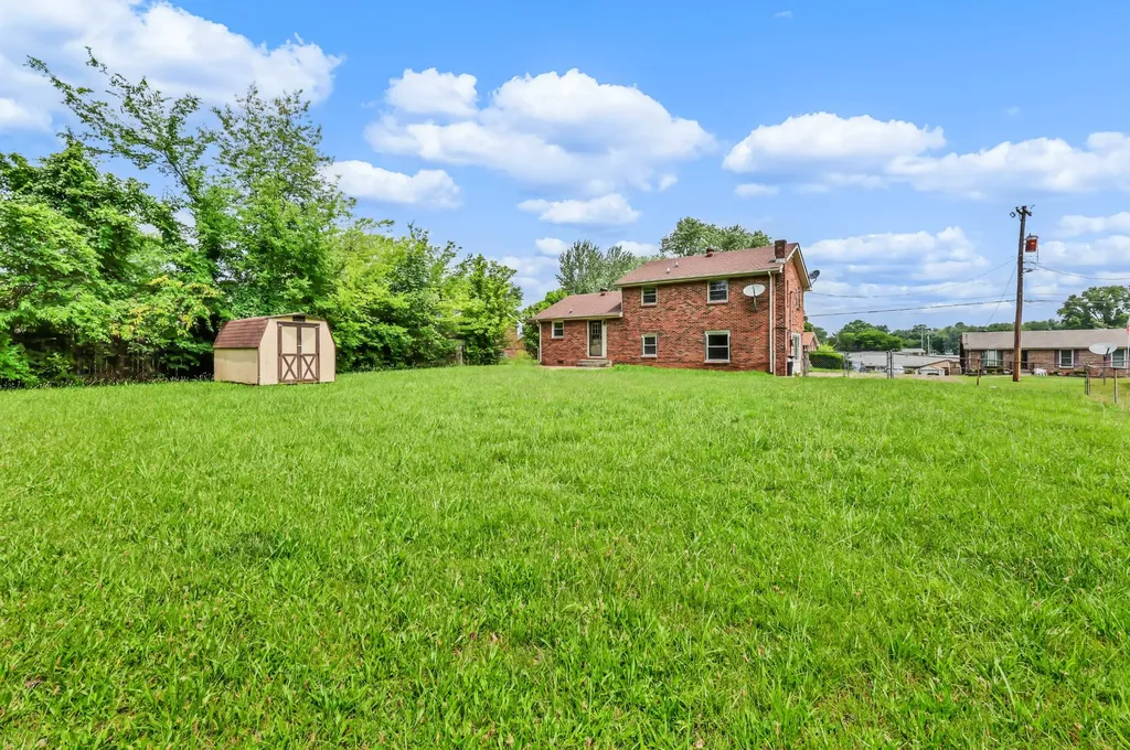 309 Dale Terrace Clarksville TN 37042