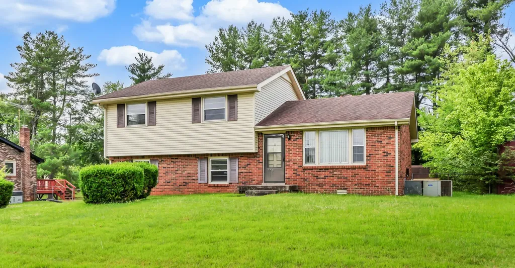 309 Dale Terrace Clarksville TN 37042