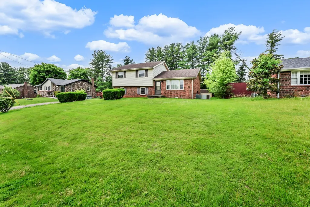 309 Dale Terrace Clarksville TN 37042
