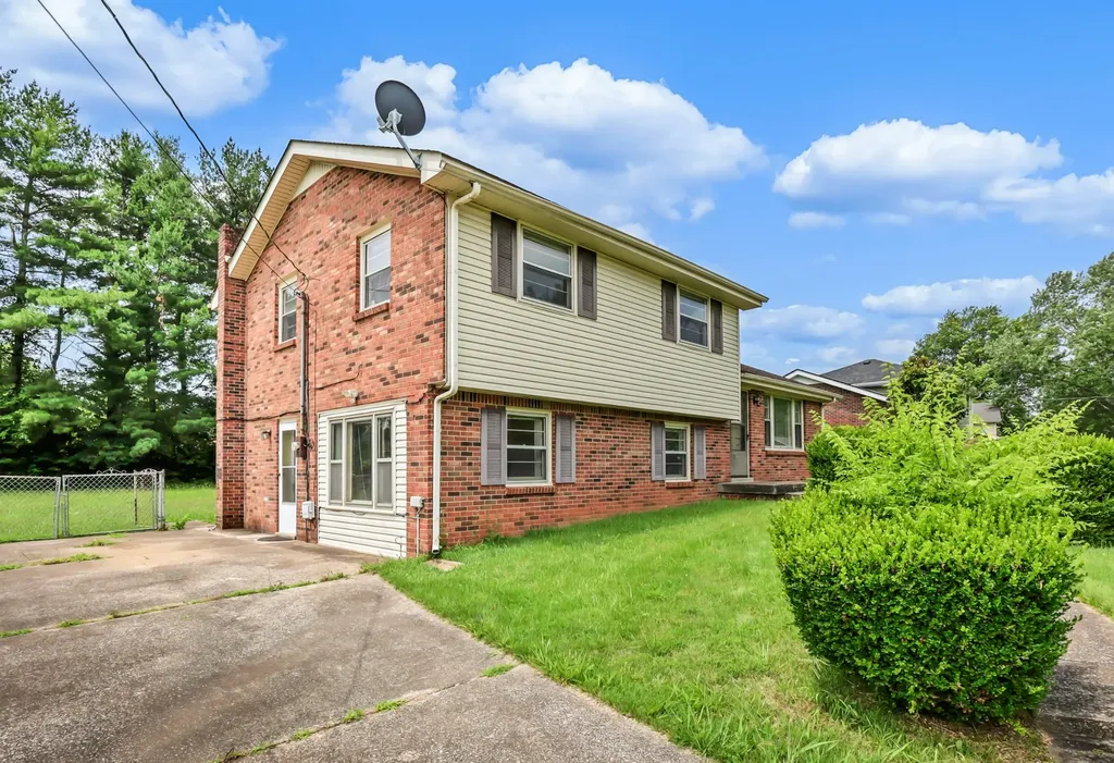 309 Dale Terrace Clarksville TN 37042