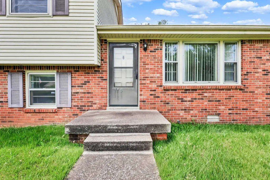 309 Dale Terrace Clarksville TN 37042