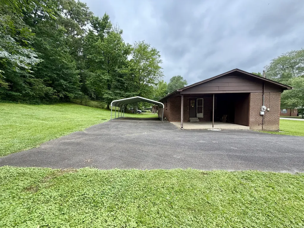 750 Cherokee Drive New Johnsonville TN 37134