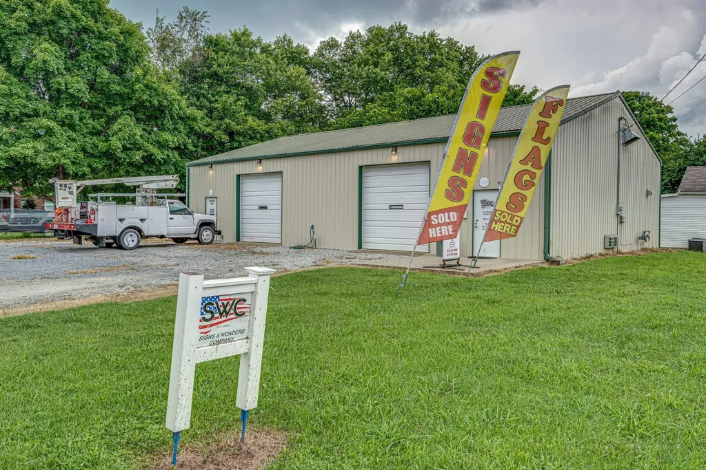 208 Scott Street Dickson TN 37055