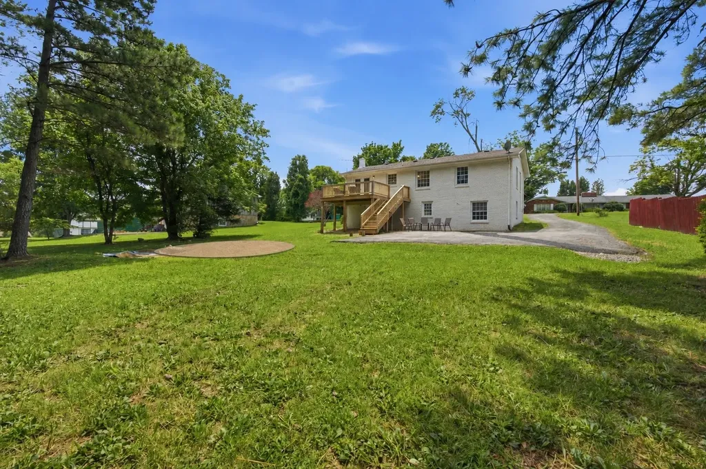 625 6th Ave, S Lewisburg TN 37091