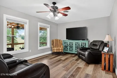 211 Arizona Lane Walling TN 38587