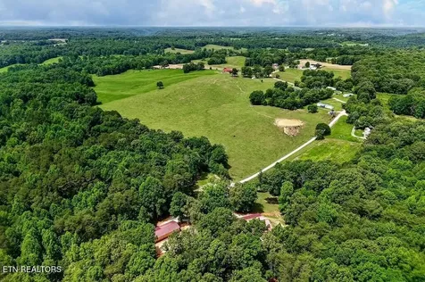 211 Arizona Lane Walling TN 38587