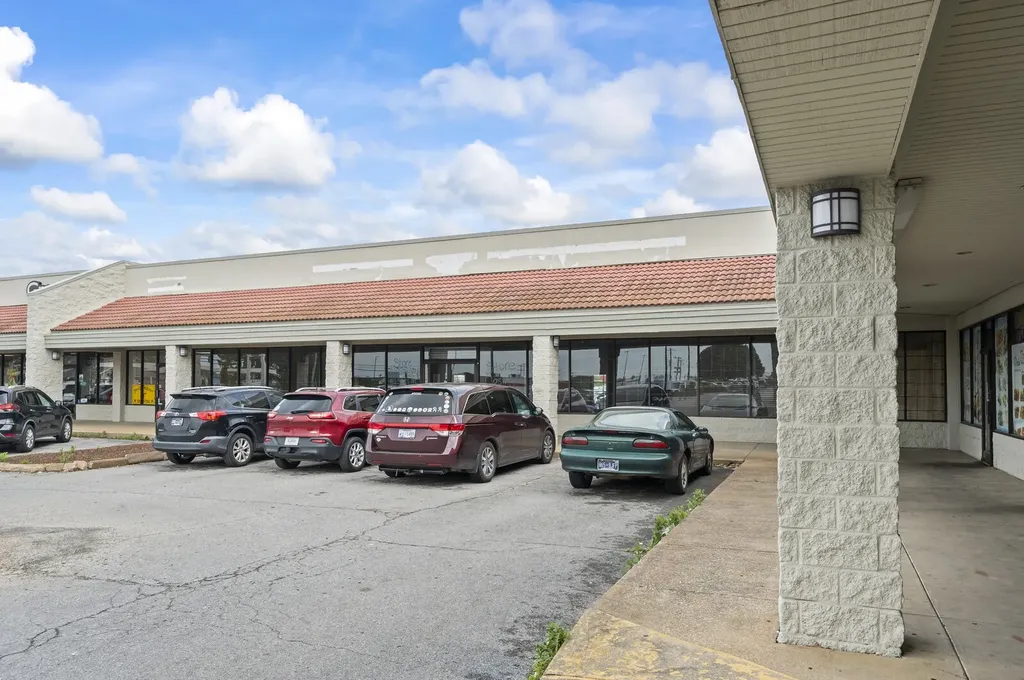 1700 N Locust Avenue Lawrenceburg TN 38464