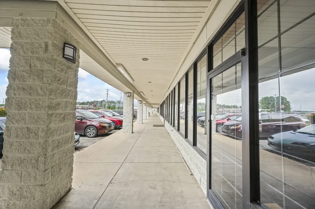 1700 N Locust Avenue Lawrenceburg TN 38464