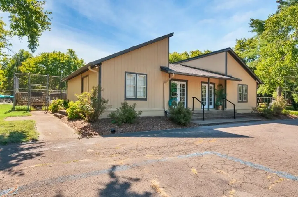 6940 Stone Creek Road Nashville TN 37221