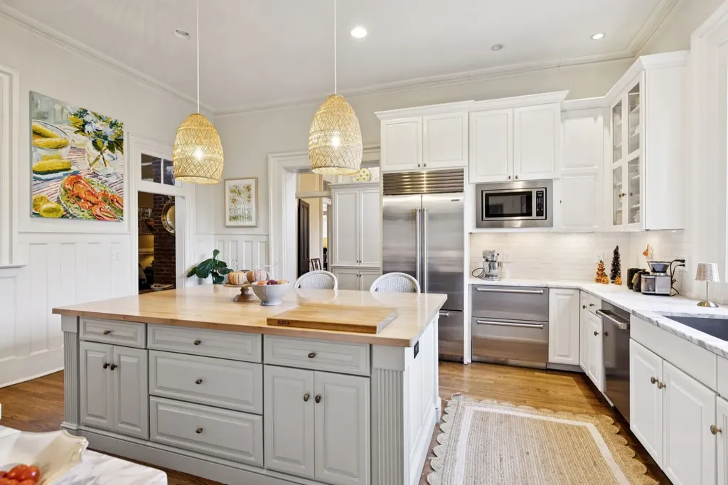 214 3rd Ave, S Franklin TN 37064