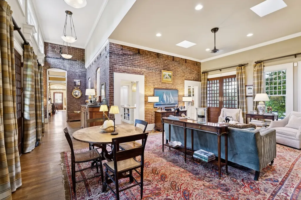 214 3rd Ave, S Franklin TN 37064