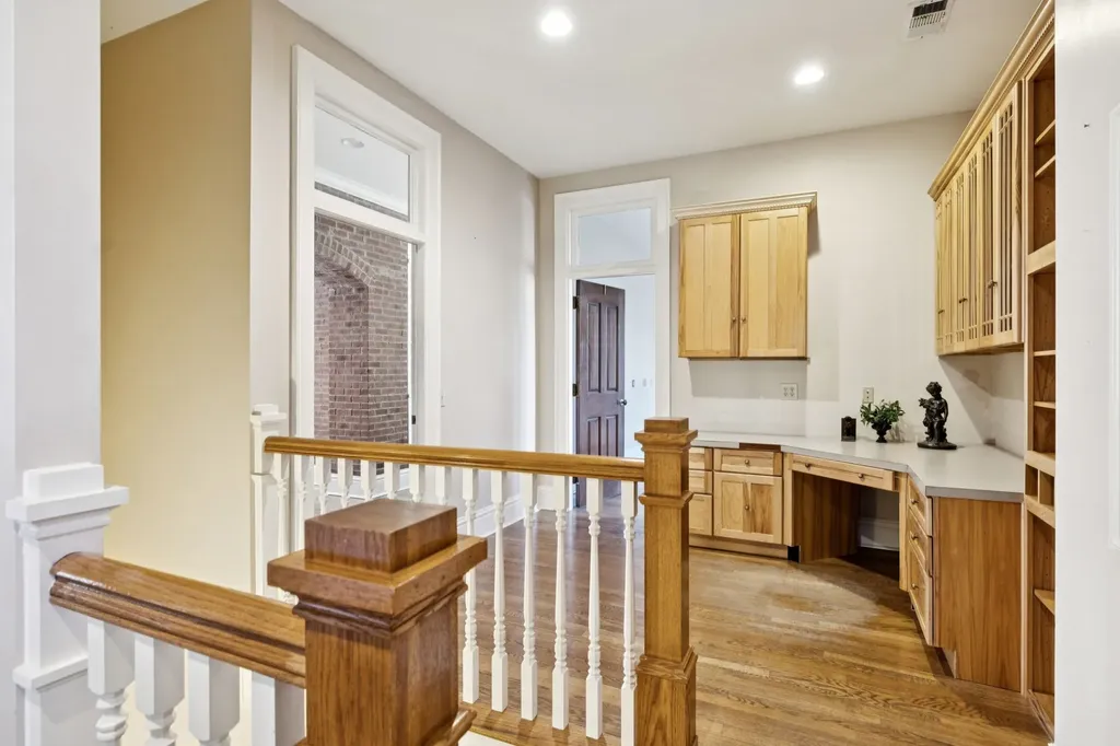 214 3rd Ave, S Franklin TN 37064