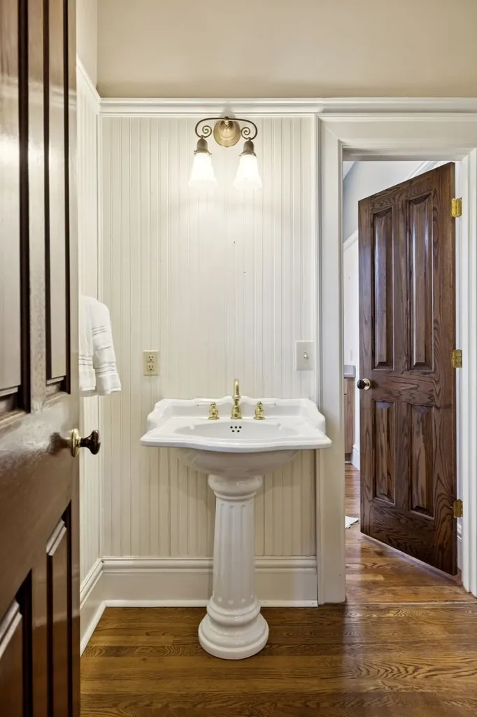214 3rd Ave, S Franklin TN 37064