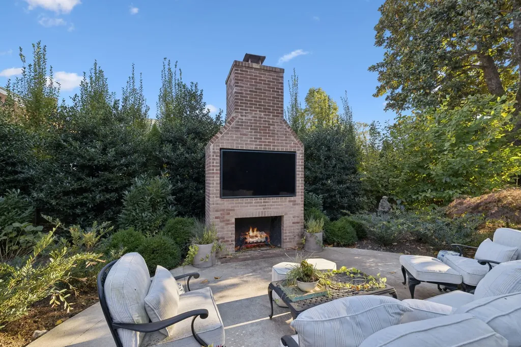 214 3rd Ave, S Franklin TN 37064
