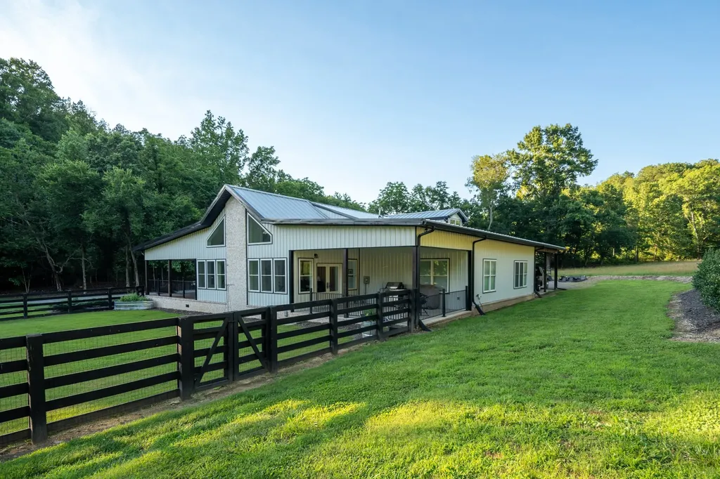 2073 Dog Branch Road Prospect TN 38477