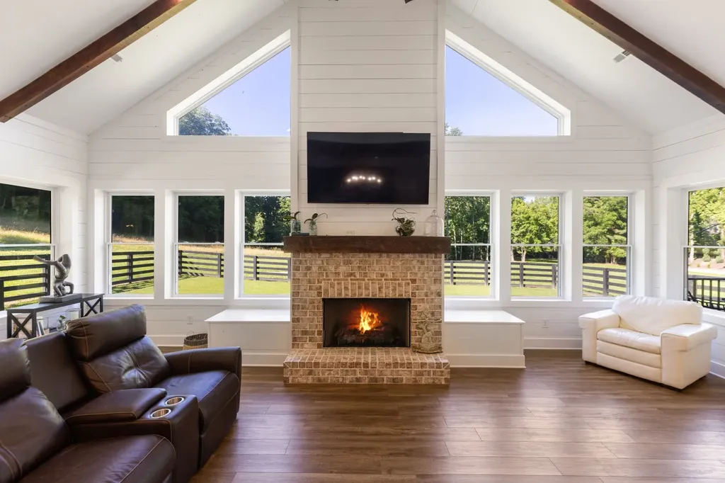 2073 Dog Branch Road Prospect TN 38477
