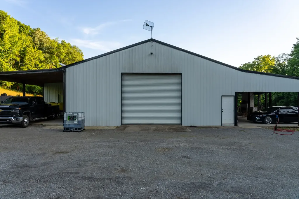 2073 Dog Branch Road Prospect TN 38477