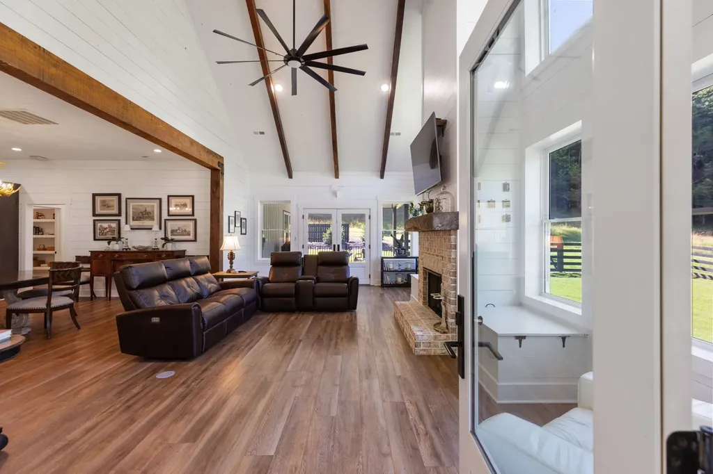 2073 Dog Branch Road Prospect TN 38477