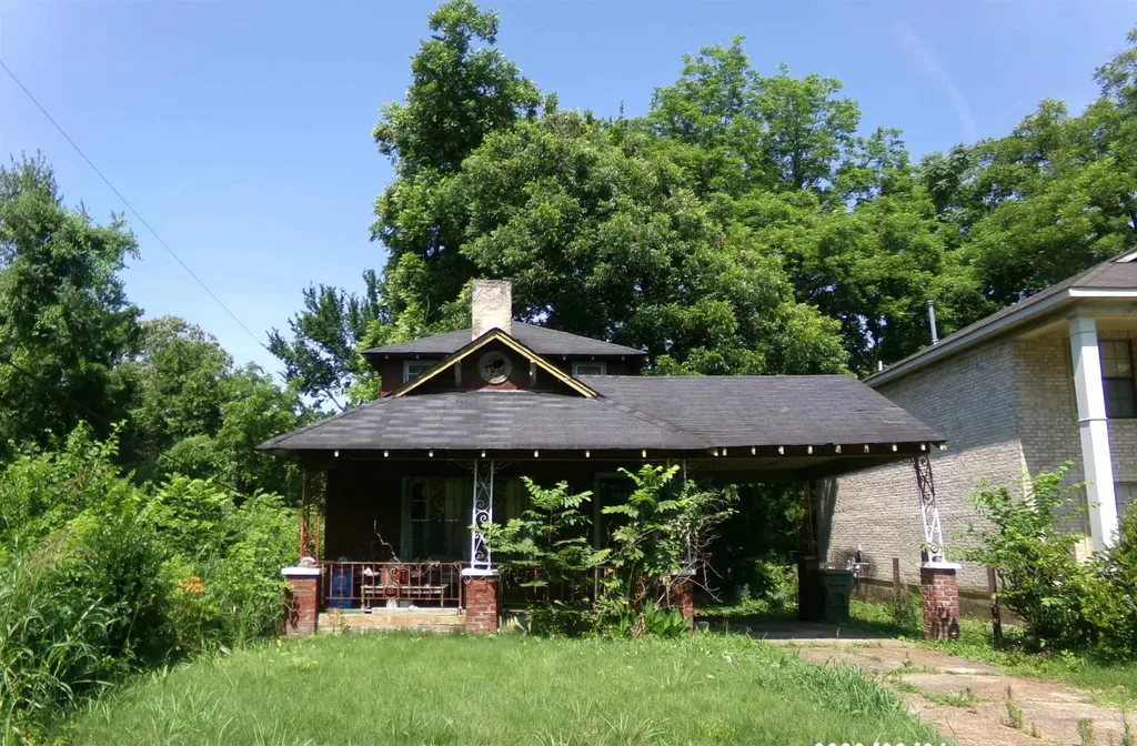 1617 Latham Street Memphis TN 38106