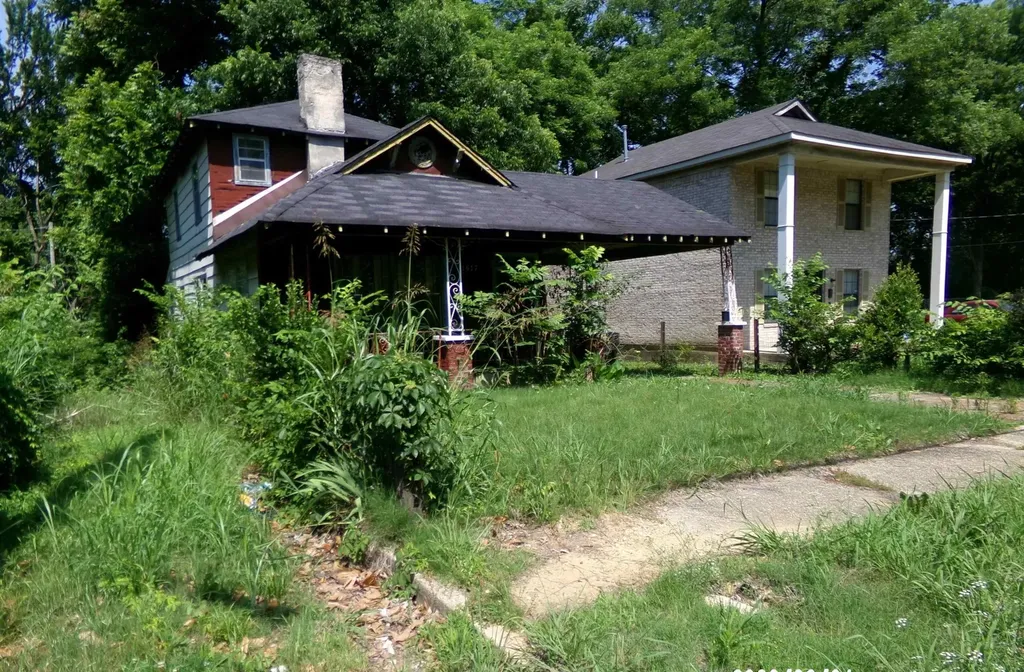 1617 Latham Street Memphis TN 38106
