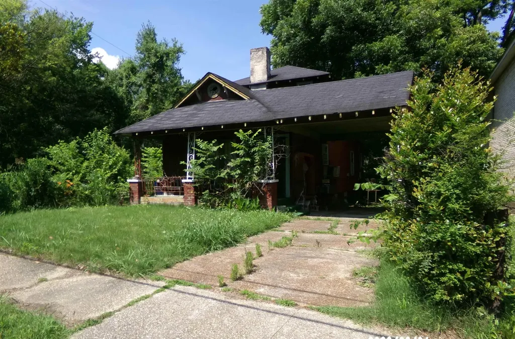 1617 Latham Street Memphis TN 38106