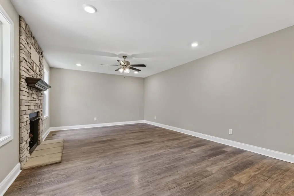 1499 Dewberry Road Clarksville TN 37042