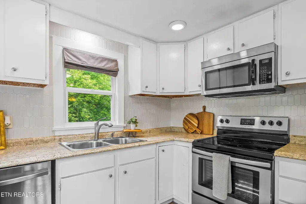 411 Landau Drive Maryville TN 37801