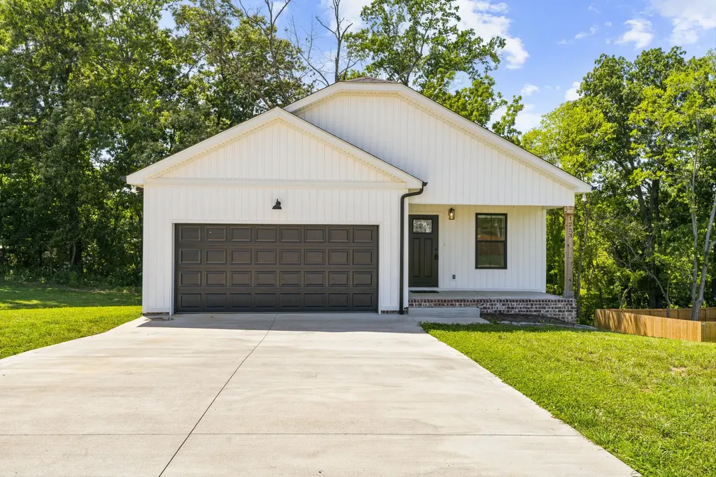 1253 Angus Way Greenbrier TN 37073